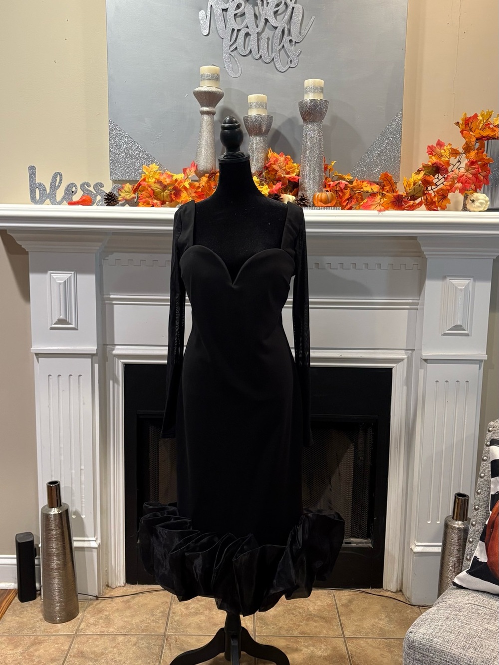 Elegant Black Long-Sleeve Midi Dress with Ruffle Hem